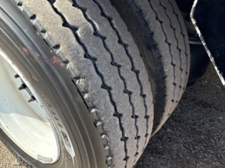 2012-international-7400-image-12