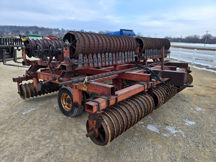 international-415-image-3