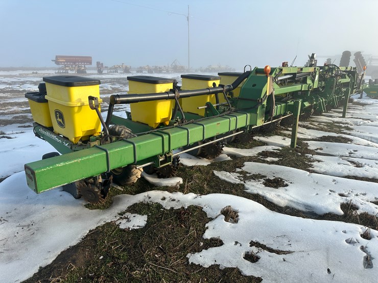 john-deere-1720-image-2