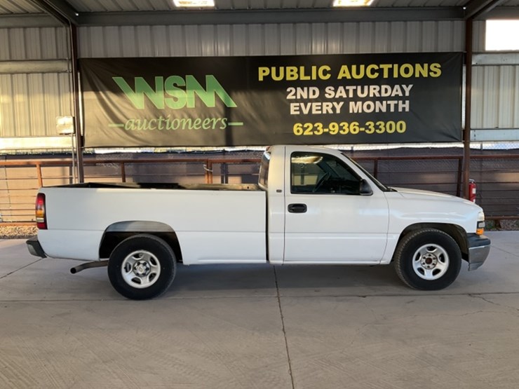 2001-chevrolet-silverado-1500-image-1