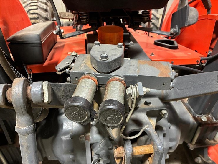 2016-kubota-m5660-image-18