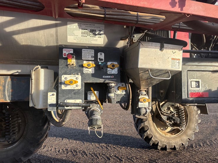 2013-case-ih-4430-patriot-sprayer-image-13
