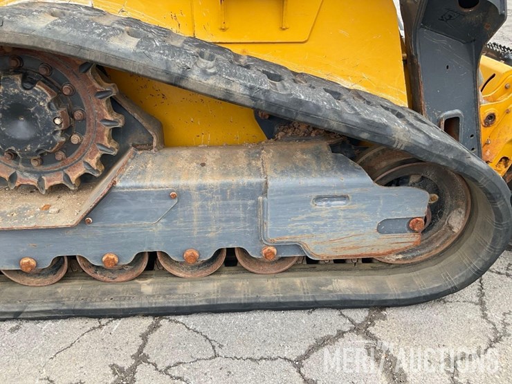 2022-deere-317g-image-33