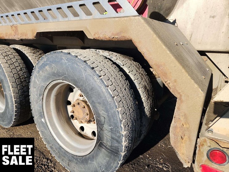 2009-kenworth-t800-image-29