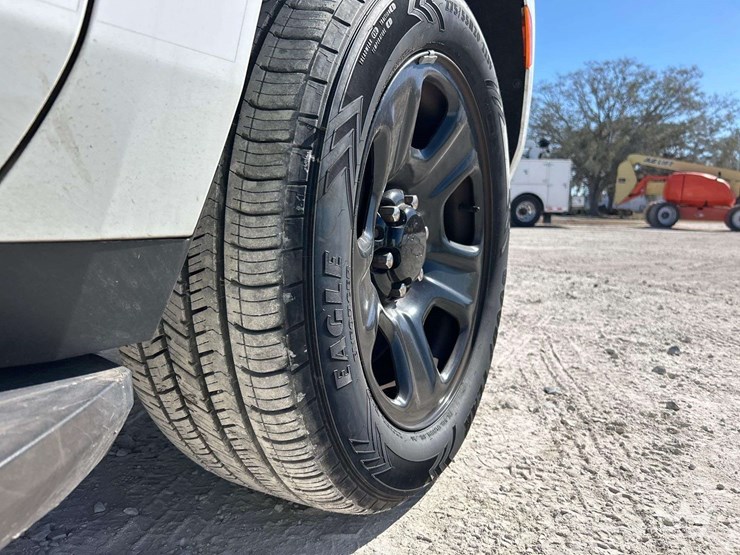 2022-chevrolet-tahoe-image-28