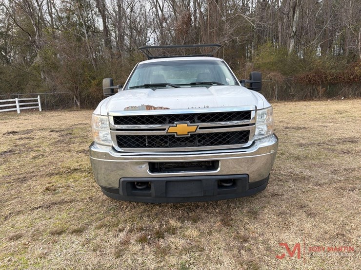 2013-chevrolet-2500-image-8