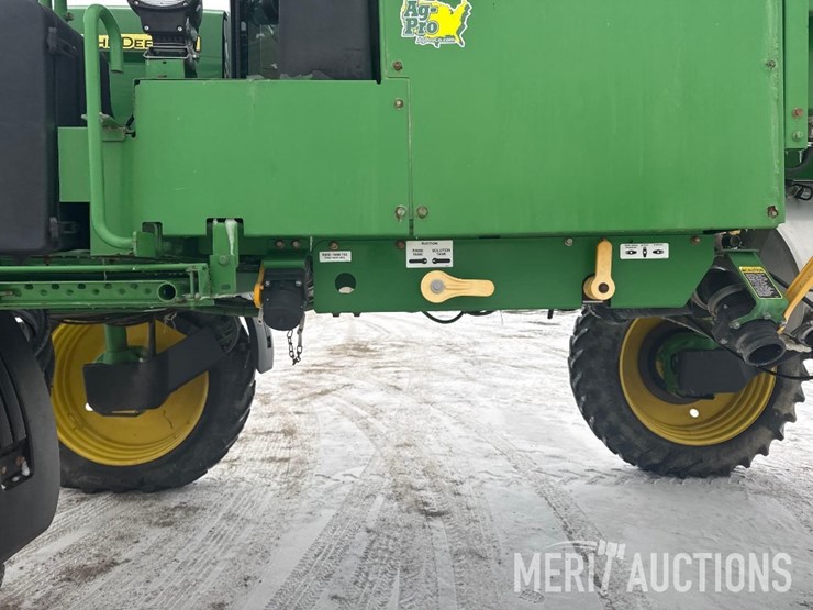 2010-john-deere-4830-image-17