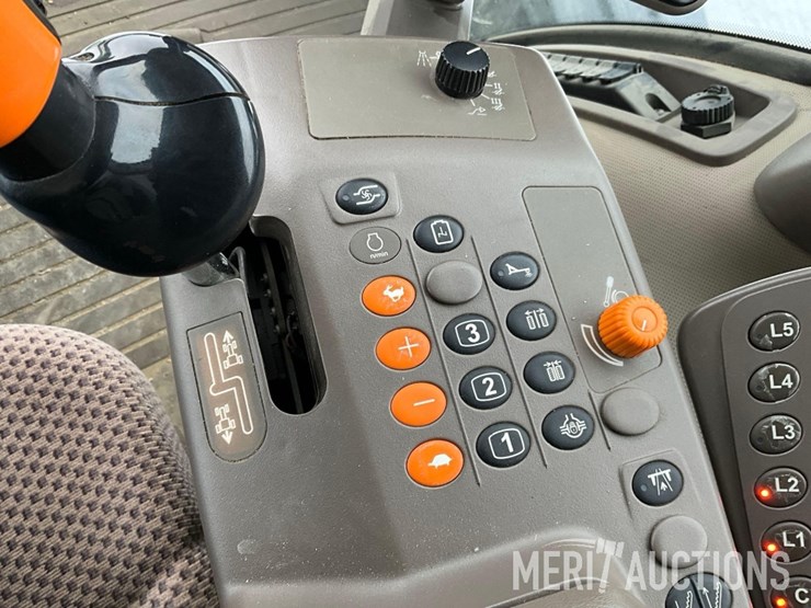 2015-john-deere-r4038-image-42