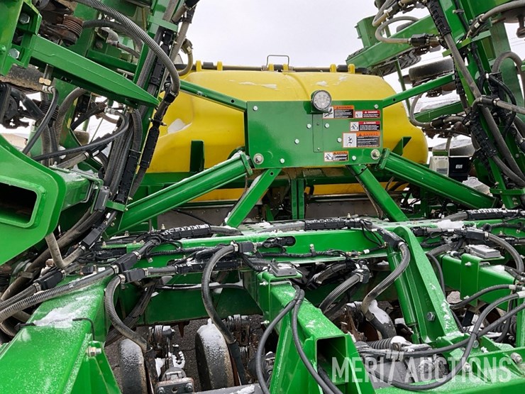 2012-john-deere-1990-image-36