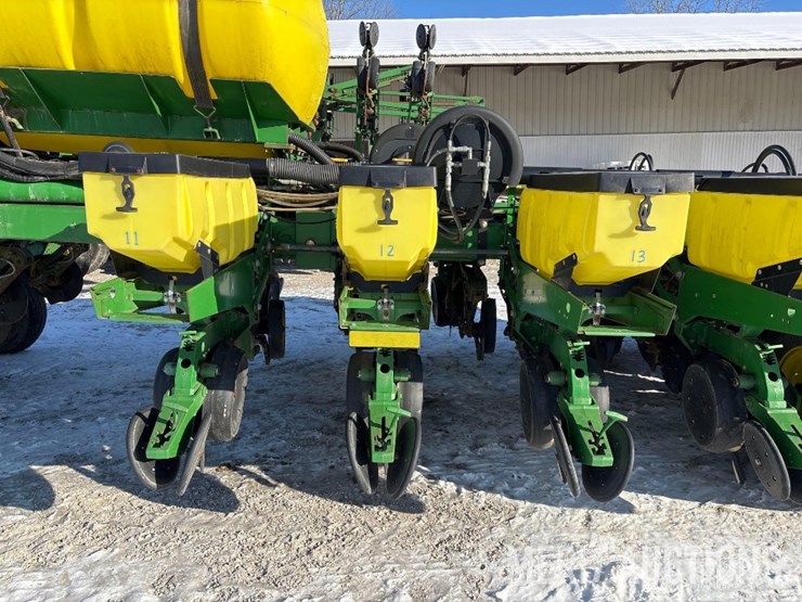 2011-john-deere-1770nt-image-27