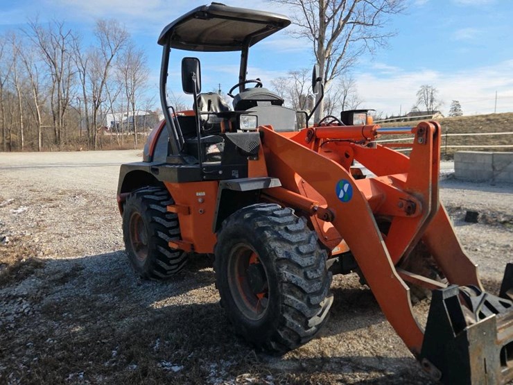 2017-hitachi-zw80-5b-image-7