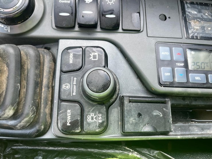 2020-bobcat-e145-image-33