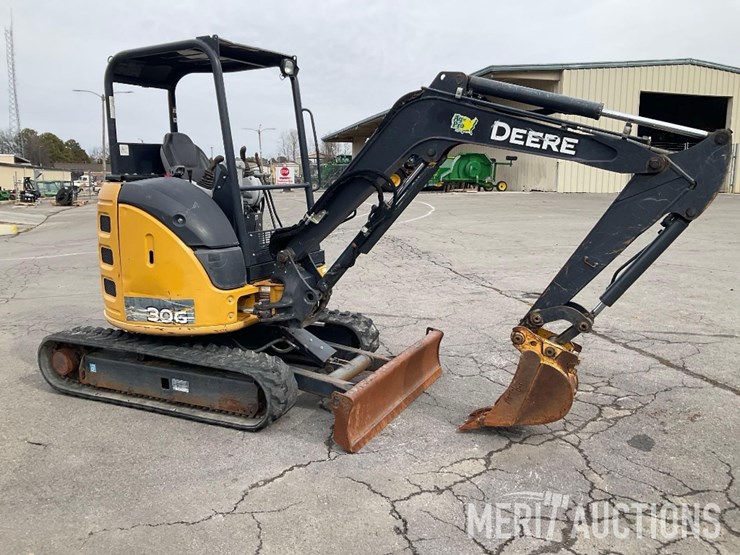 2019-deere-30g-image-7