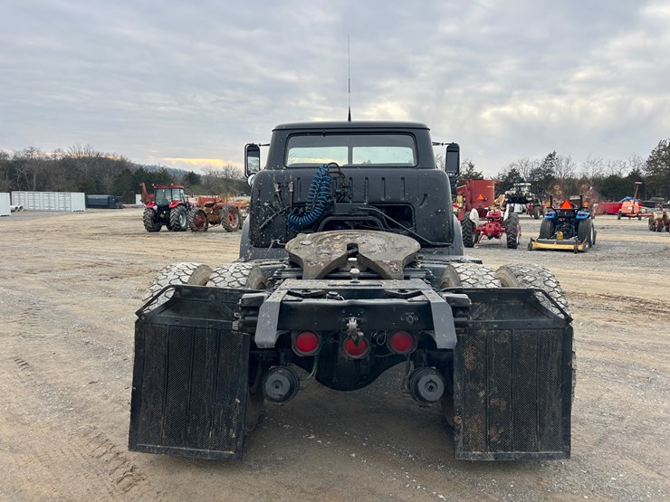 1986-ford-c800-image-5