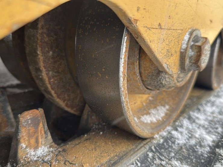 2023-caterpillar-299d3-xe-image-15