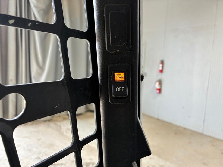 2021-bobcat-t770-image-25