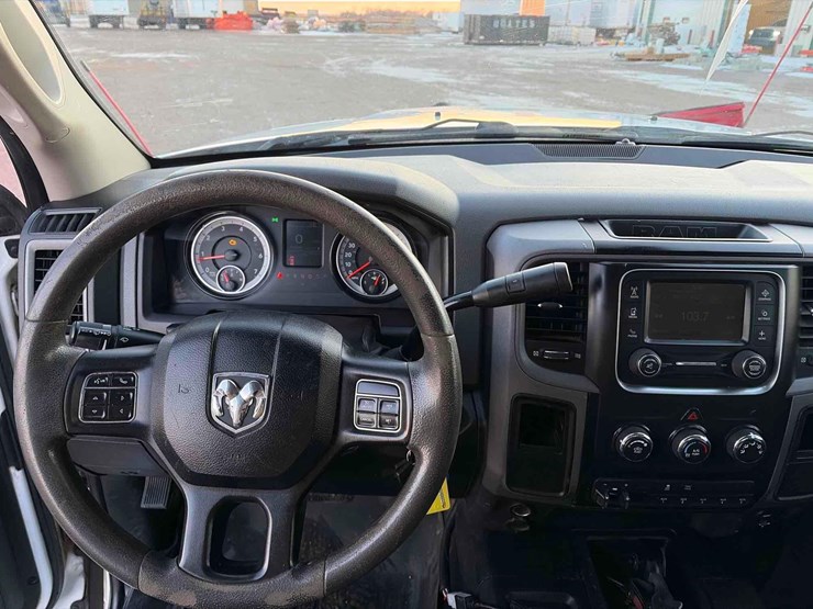 2018-dodge-3500-image-13