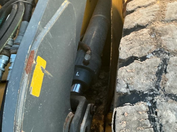 2009-deere-544k-image-36