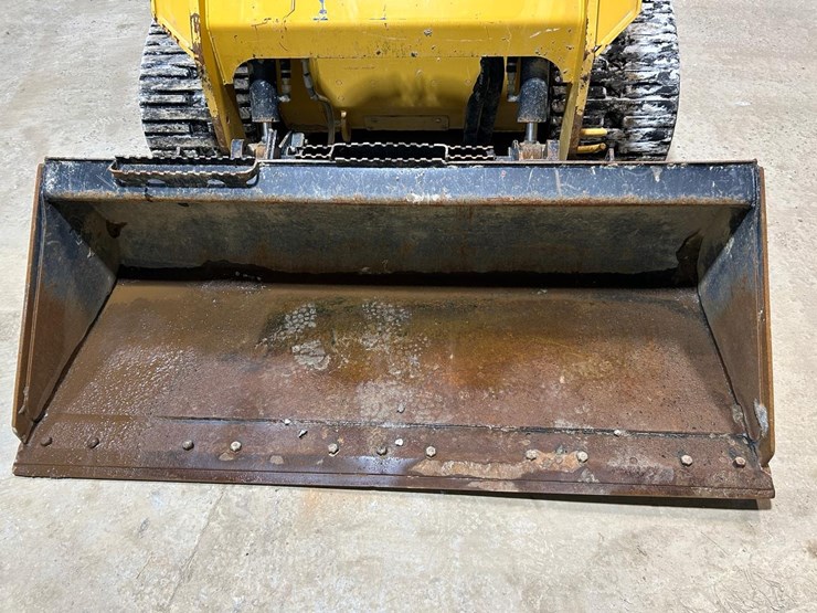 2023-caterpillar-259d3-image-9