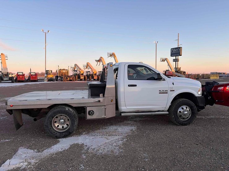 2018-dodge-3500-image-6