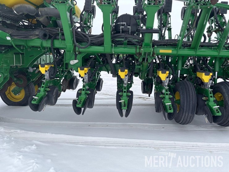 2020-john-deere-1795-image-28