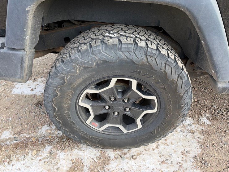 2016-jeep-wrangler-sport-image-18