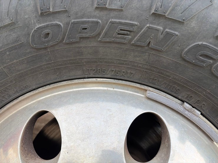 2018-dodge-3500-image-16