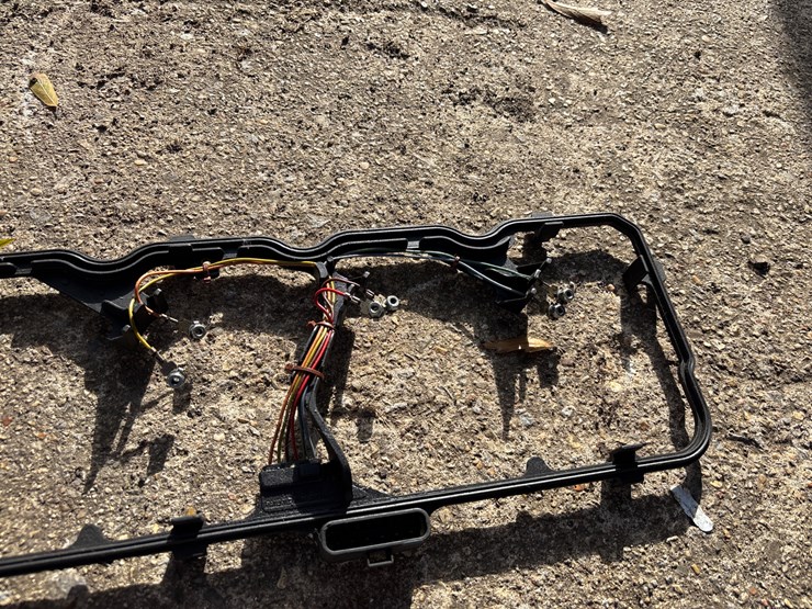 #398-•-cummins-valve-cover-gasket-with-wiring-harness-for-injectors-image-3