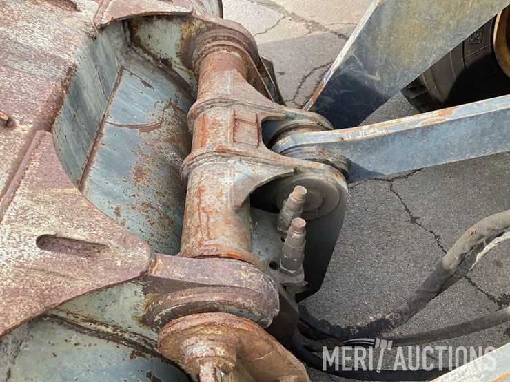 2018-deere-544k-image-45