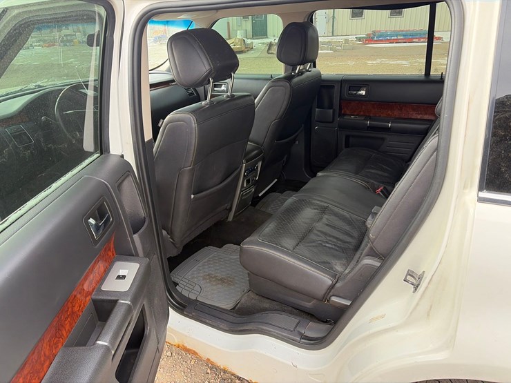 2011-ford-flex-image-10