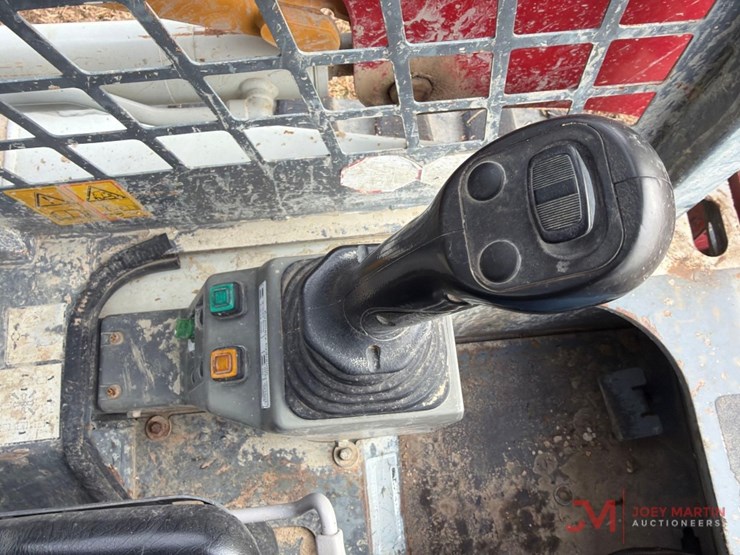 2019-takeuchi-tl8-image-15