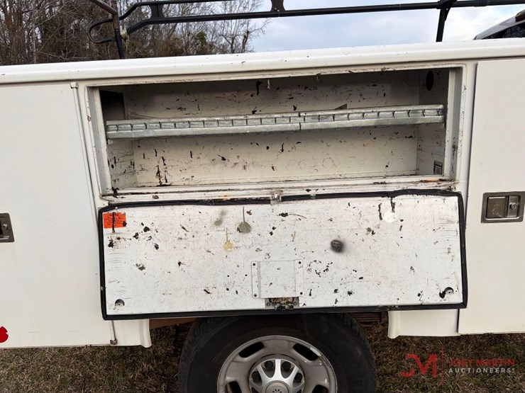 2013-chevrolet-2500-image-14