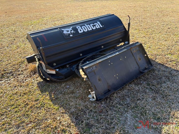 2011-bobcat-68"-angle-broom-/-sweeper-skid-steer-attachment-image-3