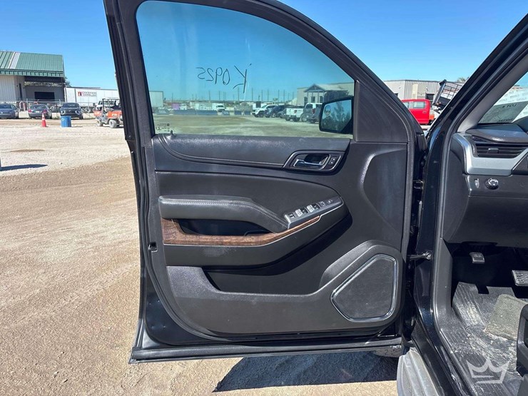 2018-chevrolet-tahoe-image-11