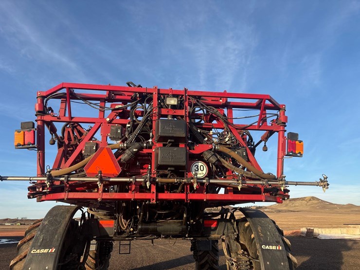 2013-case-ih-4430-patriot-sprayer-image-15