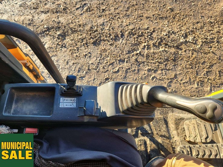 2012-hyundai-r140-w-9-excavator-image-17