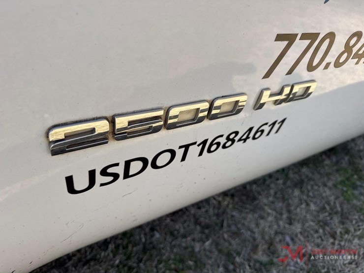 2013-chevrolet-2500-image-7