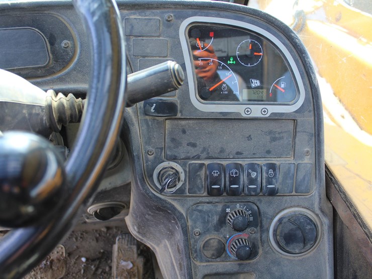 2013-jcb-510-56-image-11