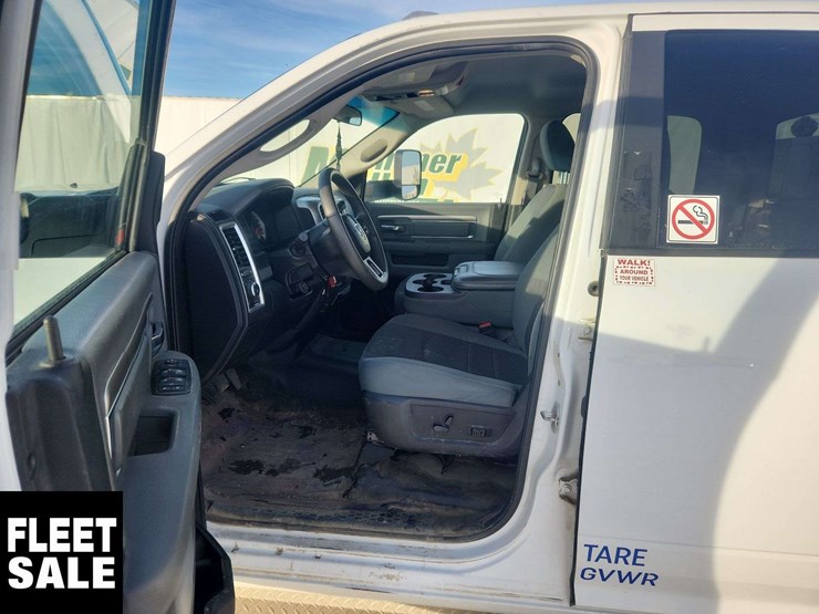 2018-ram-5500-slt-image-16