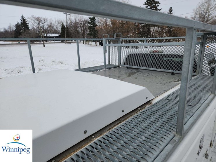 2013-ford-f550-image-41