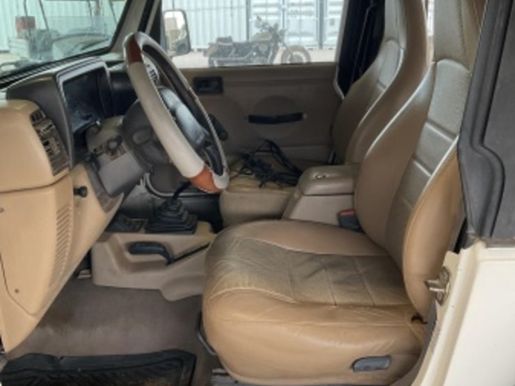 2000-jeep-wrangler-image-22