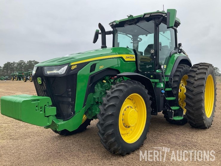 2024-john-deere-8r-250-image-1