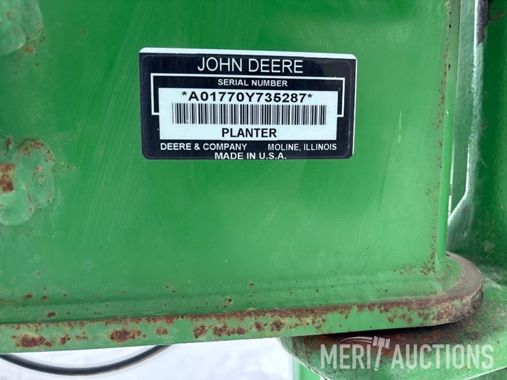 2010-john-deere-1770nt-image-30
