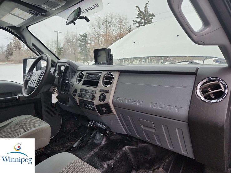 2013-ford-f550-image-30