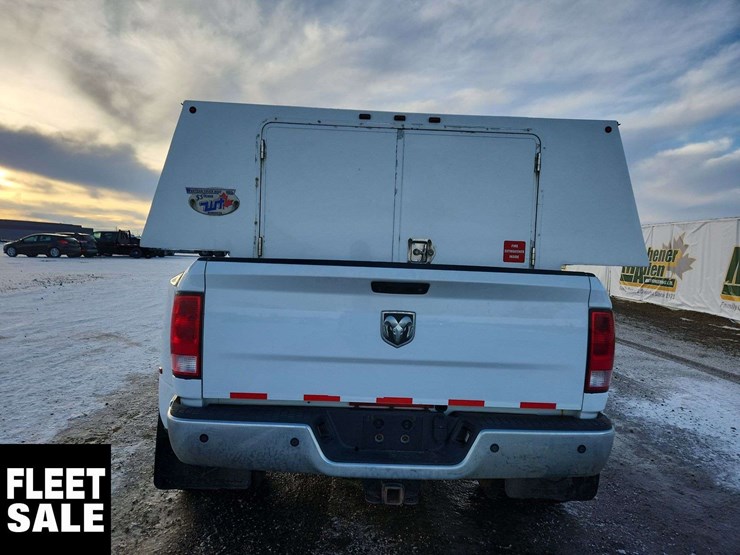 2018-dodge-3500-image-26