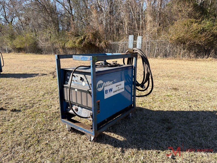 miller-dimension-652-electric-welder-image-4