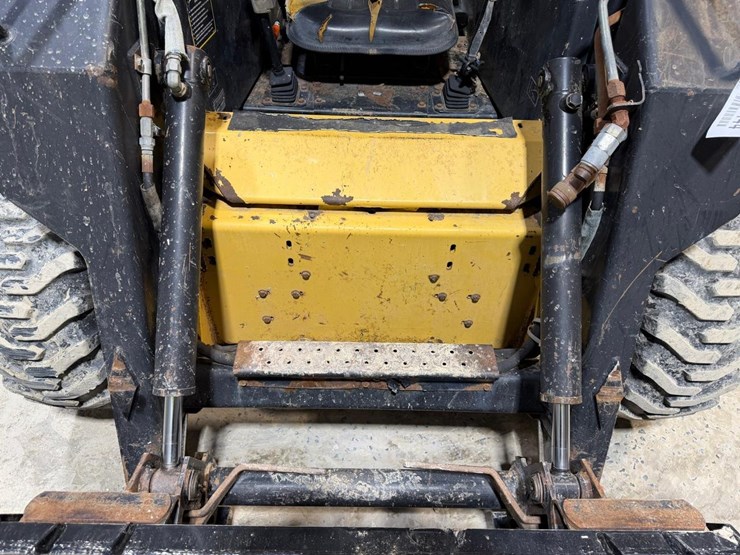 new-holland-lx665-image-9