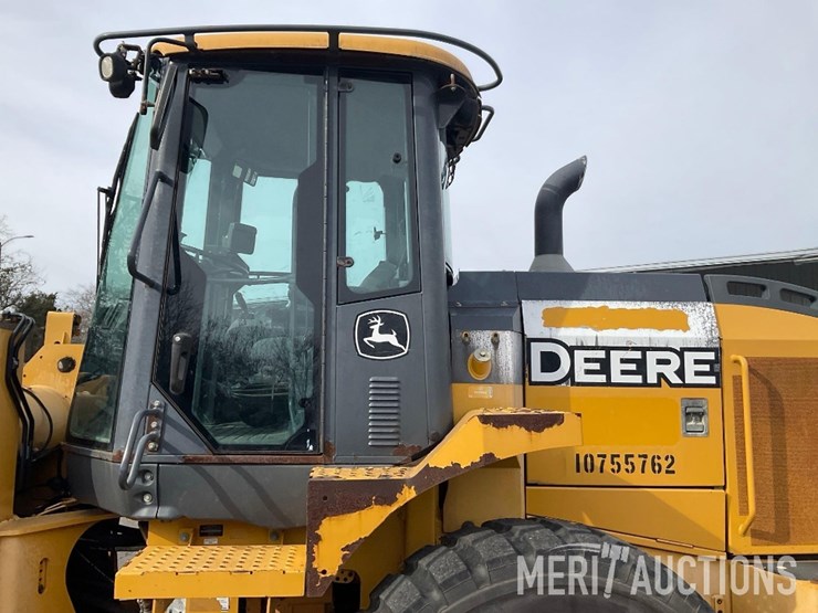 2018-deere-544k-image-34