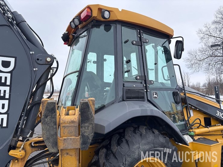2018-deere-310l-ep-image-21