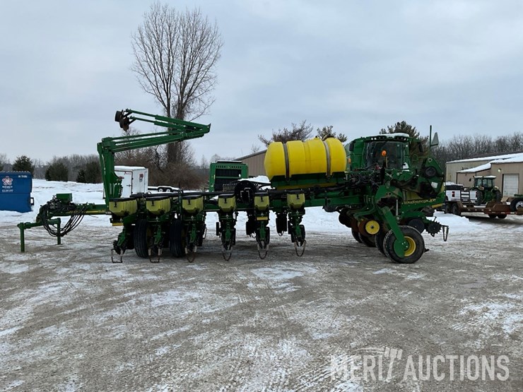 2013-john-deere-1770nt-image-2
